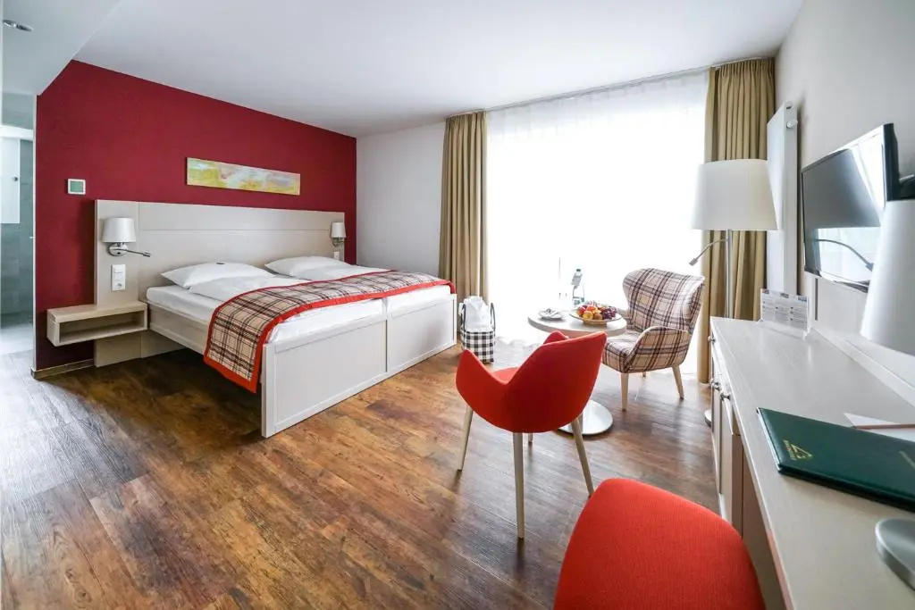 Deluxe Double room with balcony (full double bed)