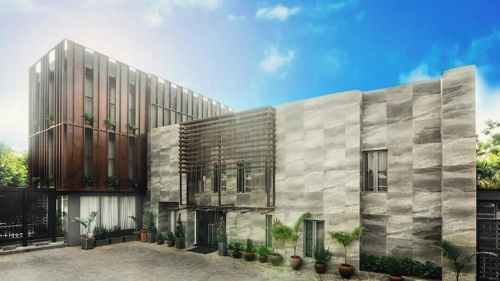 Iris Hotel
