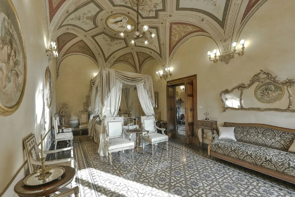 Palazzo Coli Bizzarrini Image 1