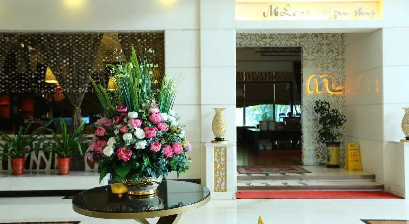 Lobby & Reception