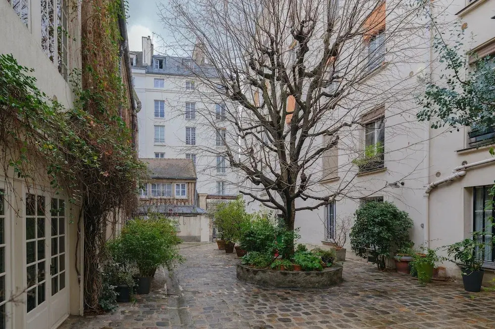 Paris Marais Bouquet Residence