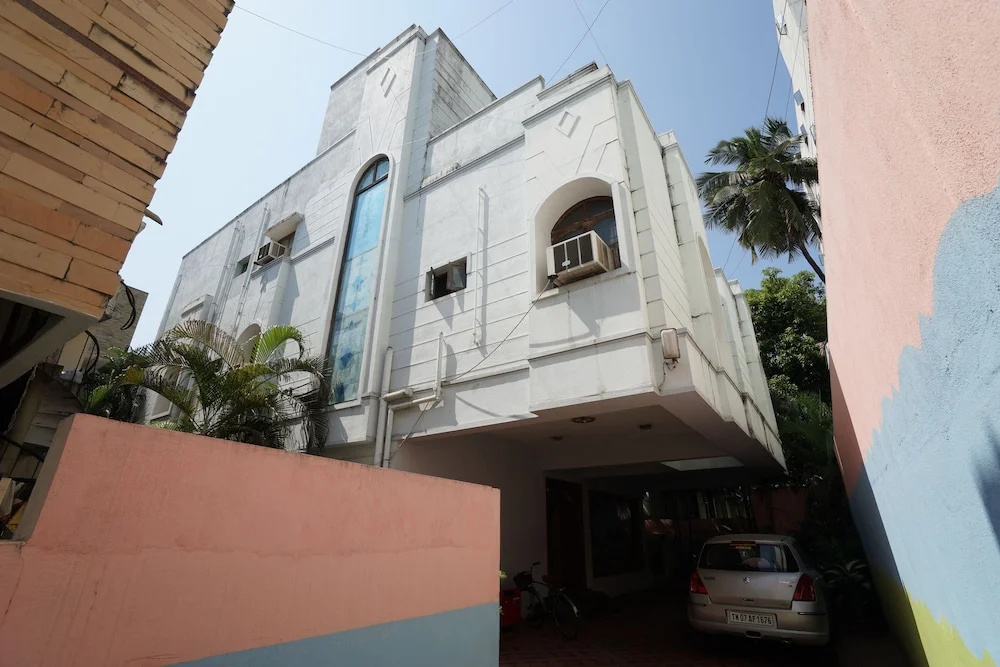 Lloyds Guest House Krishna Street - T Nagar