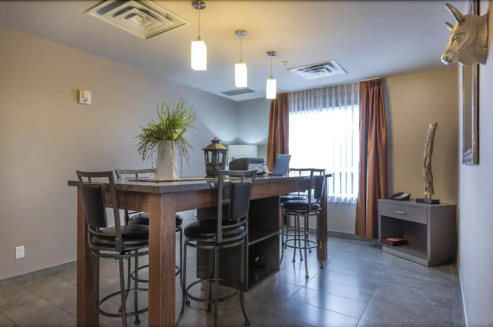 Timber Ridge Inn and Suites - фото 21