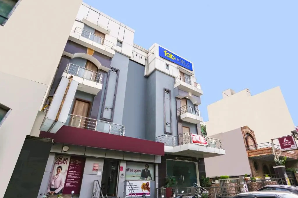 Fabhotel Royal Touch