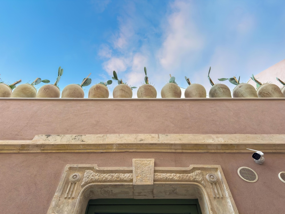 Vico Trigona con Terrazza e Jacuzzi Riscaldata