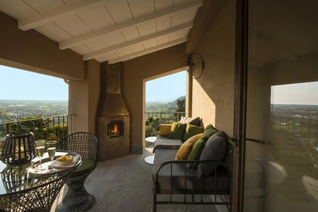 Balcony & Terrace