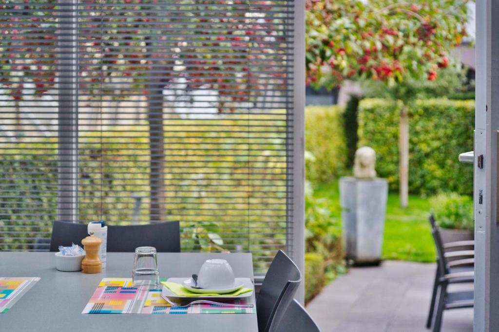 Standard Double room with garden view (full double bed)