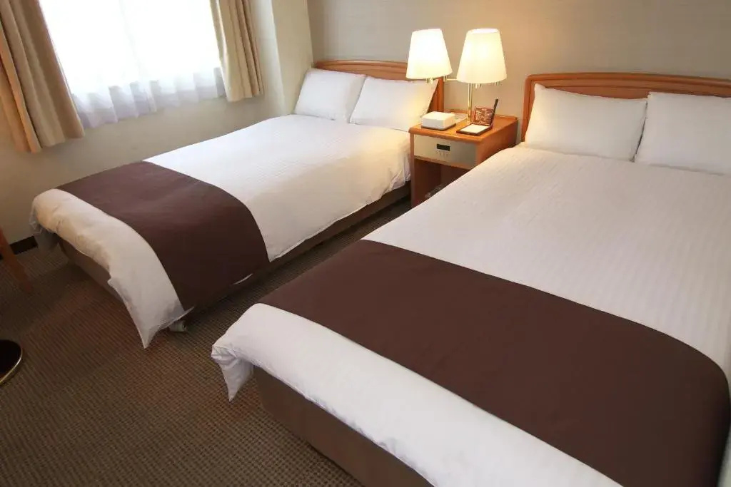 Toyooka Sky Hotel - Chambres
