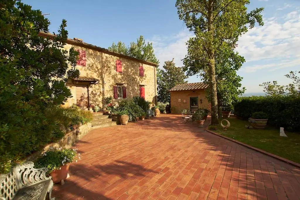 Villa Vestra in Vinci holiday home