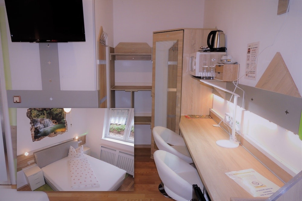 Hotel Garni 4U — 4