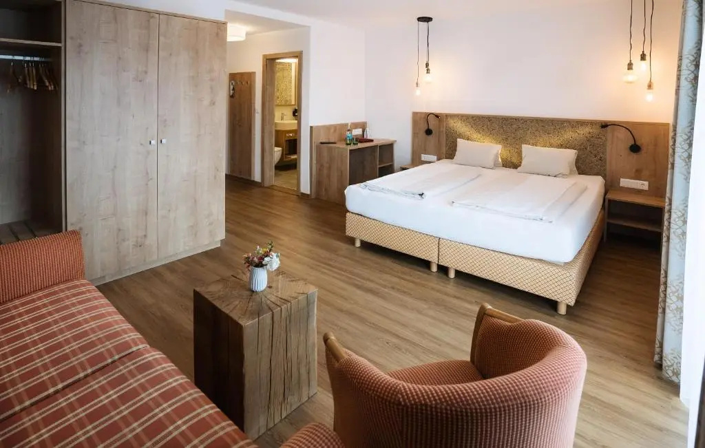 Zur Post & Appartementhaus Kern - Chambres