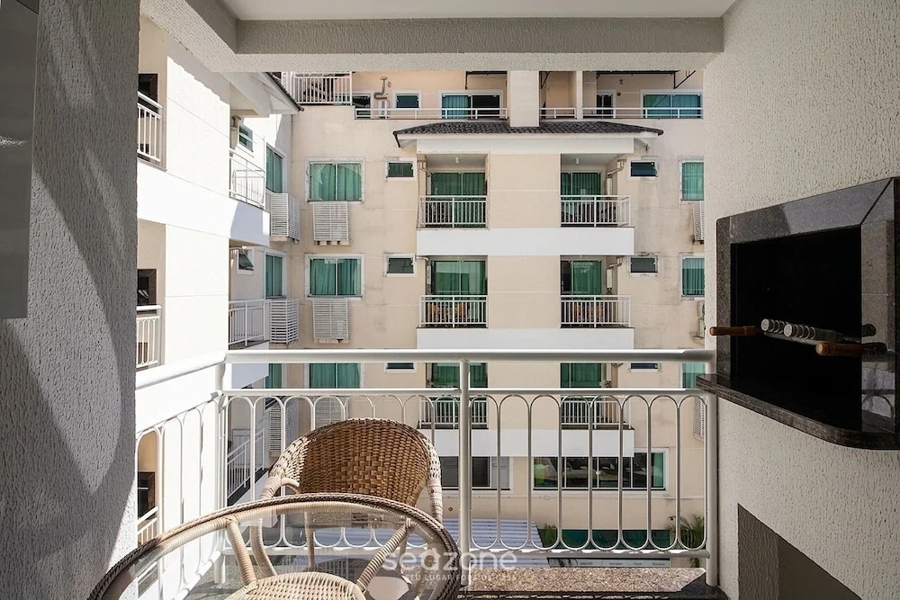 Apts in Condo w/ Pool and Gym 450m From the Beach - SBH
