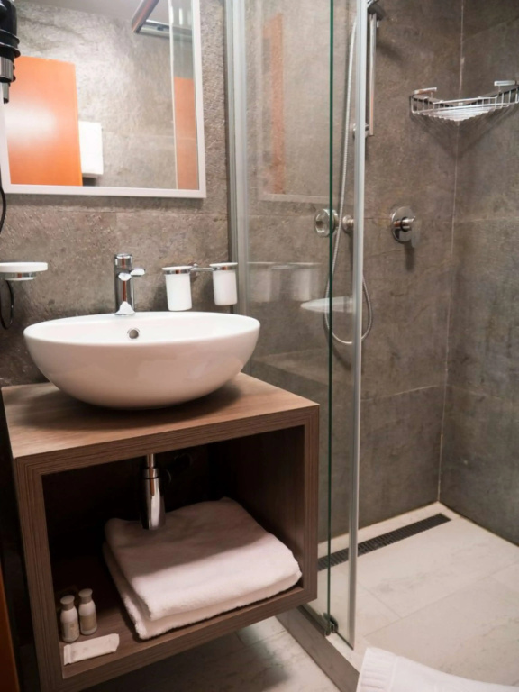 Deluxe Double Suite with balcony (full double bed)