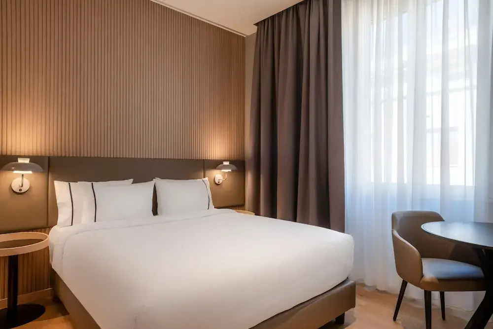 Deluxe Double room with balcony (full double bed)