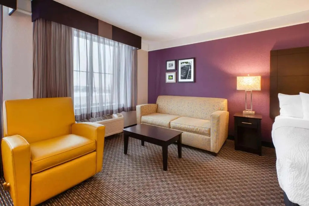 La Quinta Inn & Suites by Wyndham Detroit Utica - Chambres