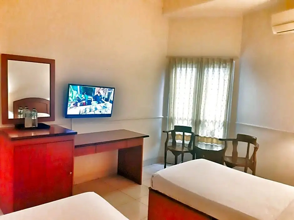 Deluxe Double room (full double bed)