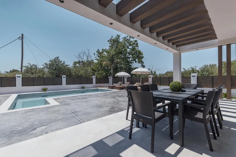 Villa Infinity Theo With 4 Bedrooms and 4 Bathrooms