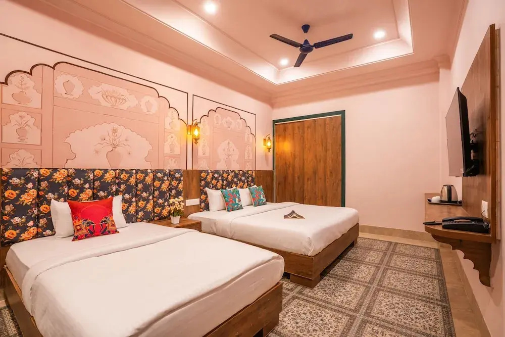 Standard Triple room
