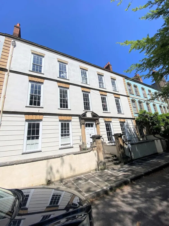 Elegant Georgian Apartment Near Clifton Village