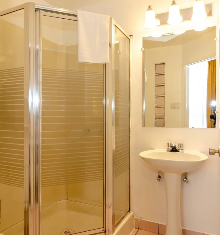 Classic Double room (full double bed)