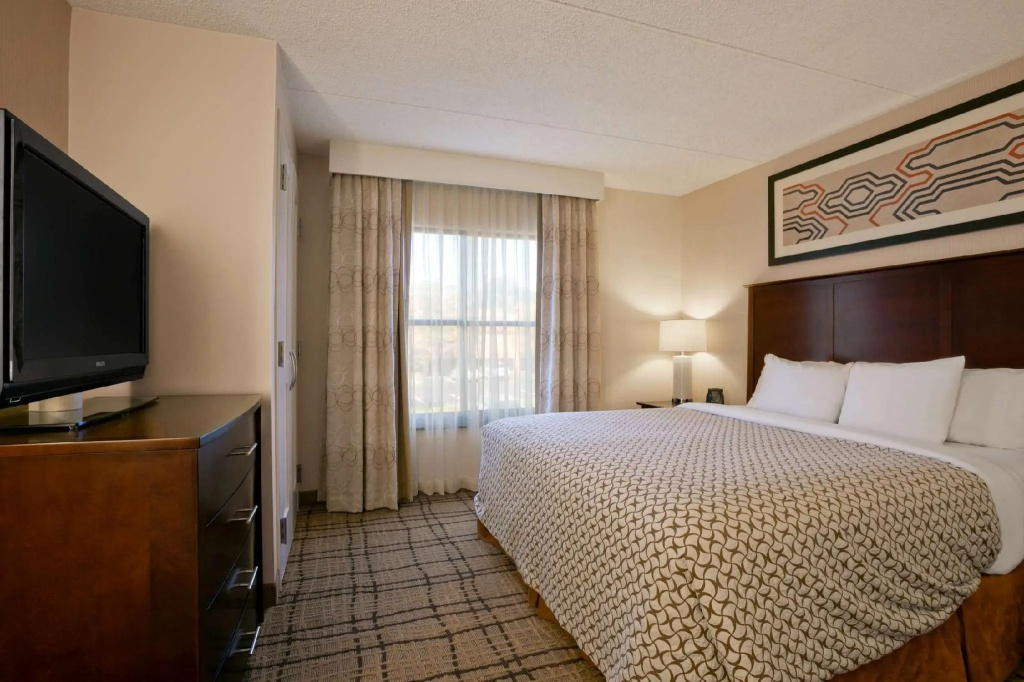 Embassy Suites by Hilton Cleveland Beachwood - Chambres