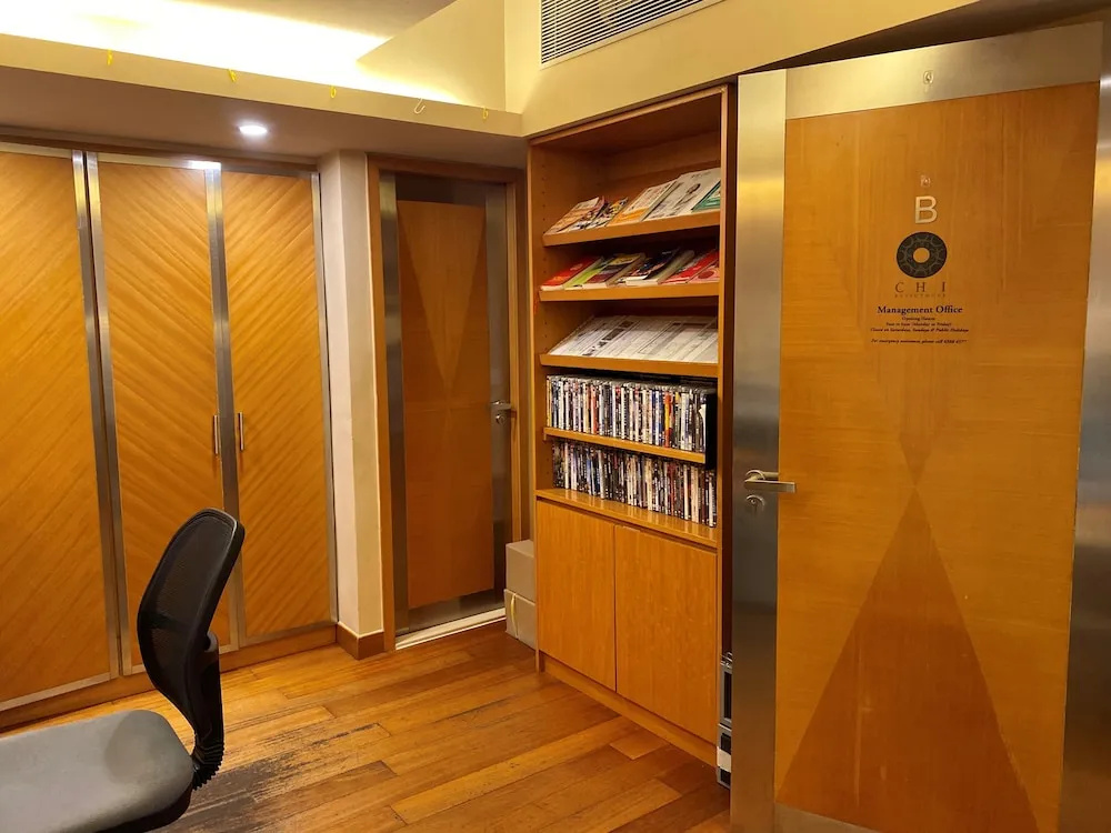 Lobby & Reception