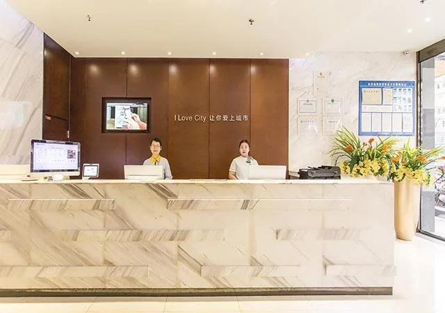 Lobby & Reception