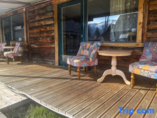 Kanasi Xueyaoju Homestay in Altay