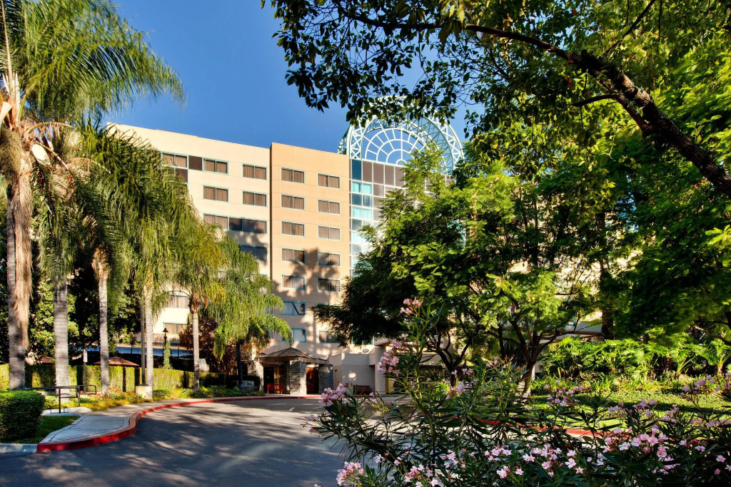 Sheraton Fairplex Suites & Conference Center - Chambres
