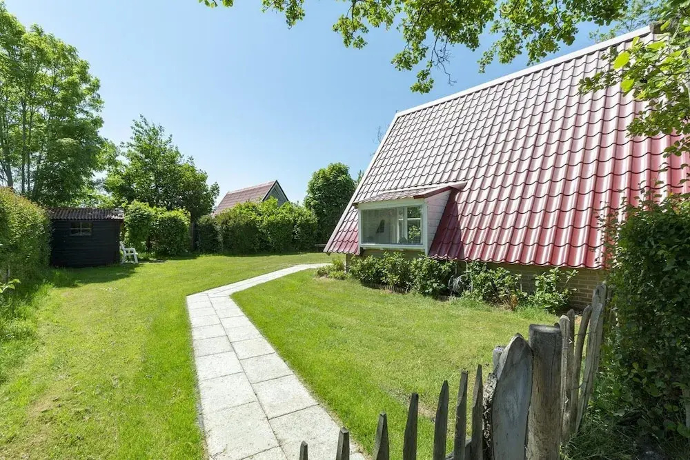 Radiant Seaside Holiday Home