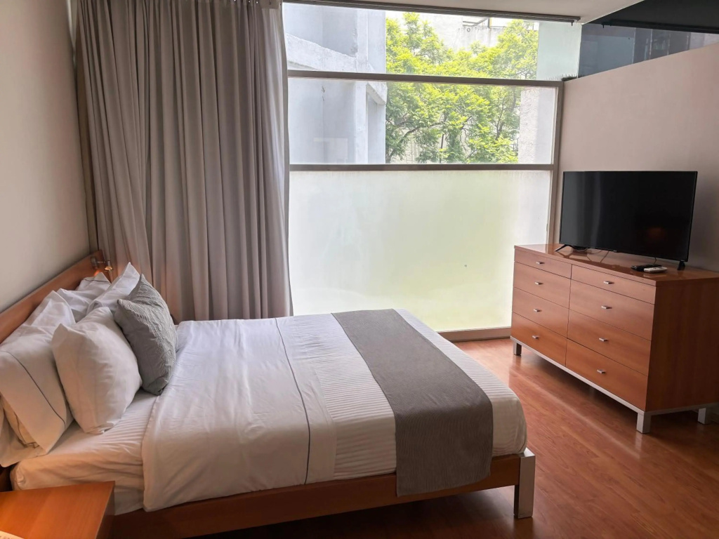 Lombardo Suites — 4