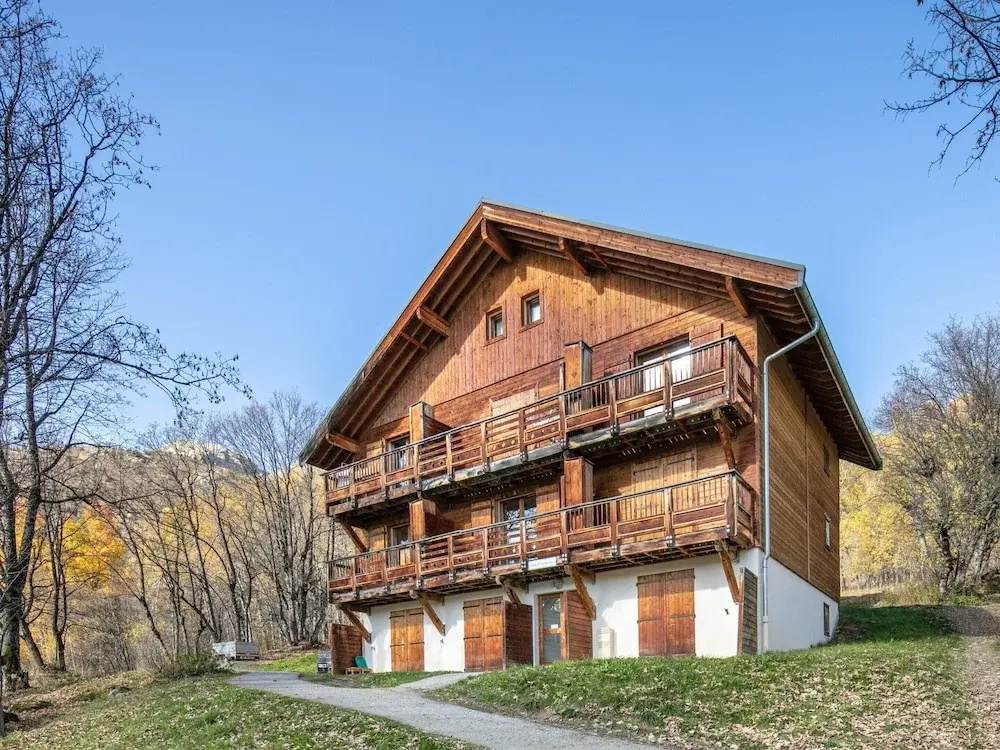 Voir la photo 1 — Apartment in France With Mountain Views & Pool