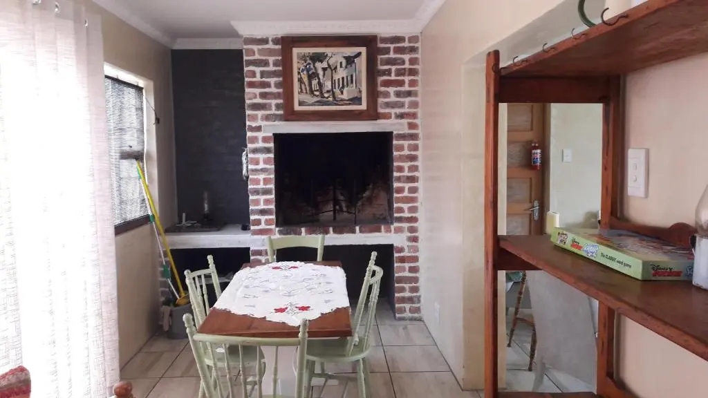 2 Bedrooms Cottage