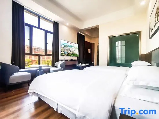 Standard room with city view