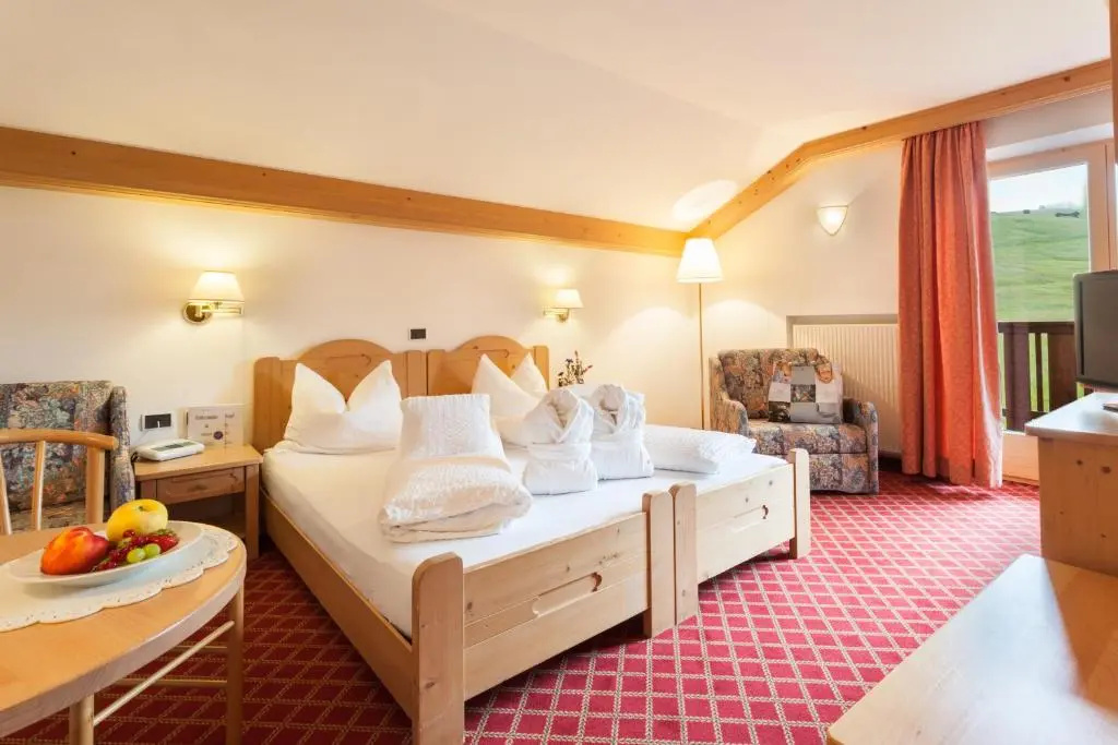 Standard Double room with balcony (full double bed)