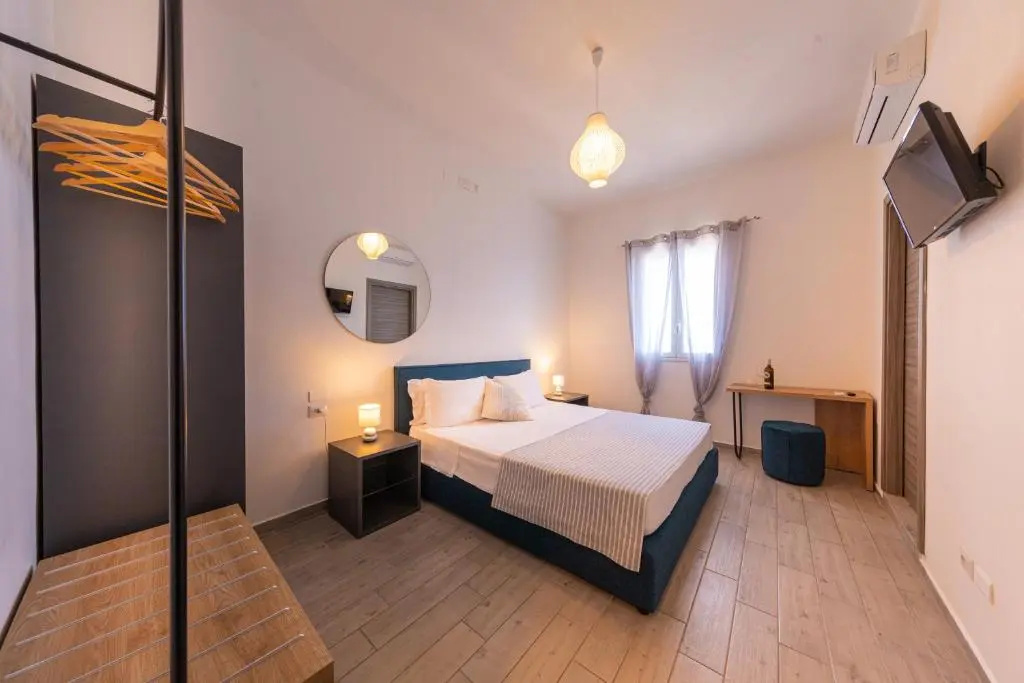 Deluxe Double room with sea view (full double bed)