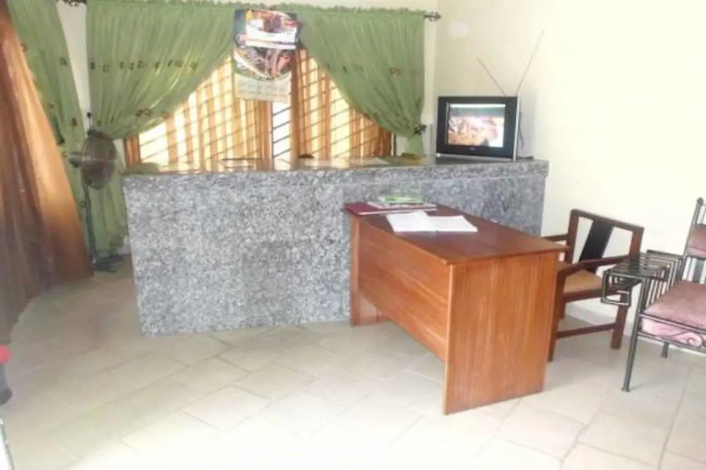 Lobby & Reception