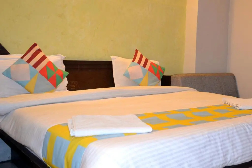Deluxe Double room (full double bed)