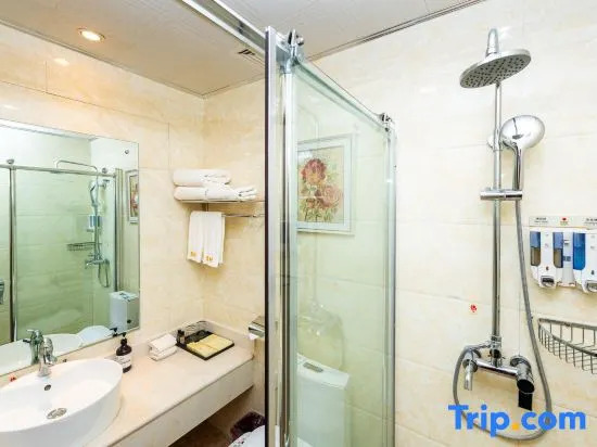 Трёхместный номер Comfort в Grand Sun Hotel Dunhuang