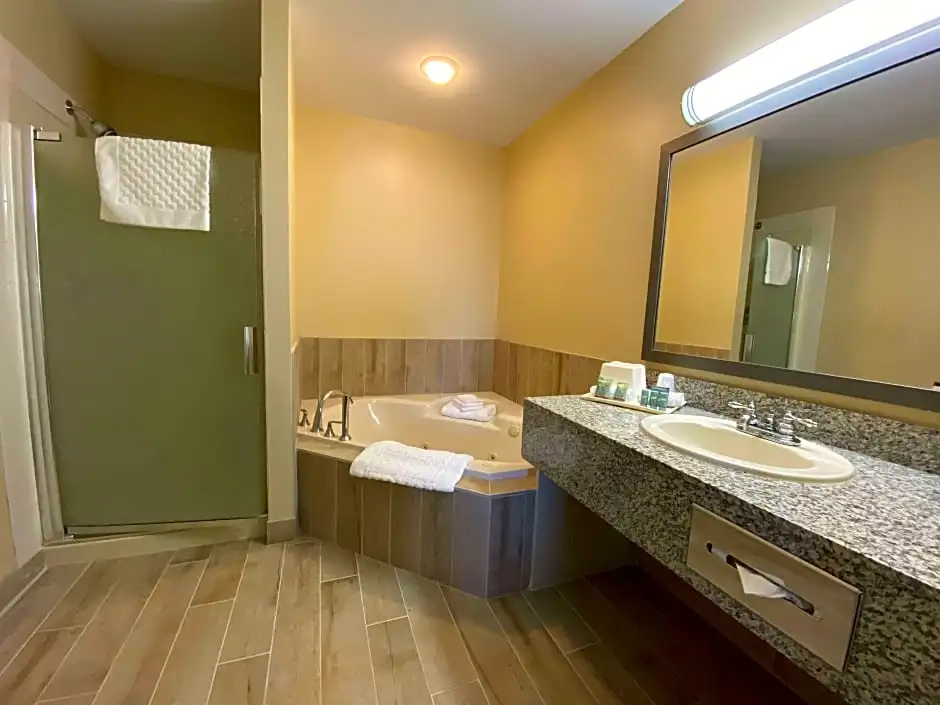 2 Bedrooms Suite