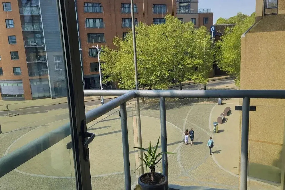 2 Bed Appt - City Centre - Private Balcony