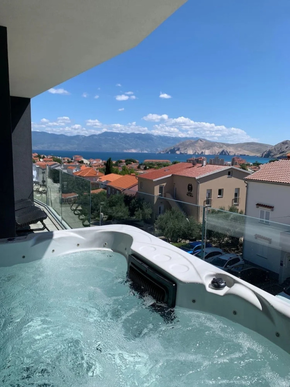 2 Bedrooms Deluxe Apartment with sea view