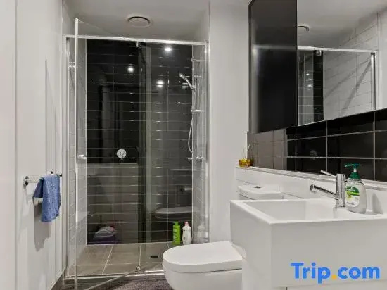 Unbeatable Location - Sleek 1BR Melbourne Central