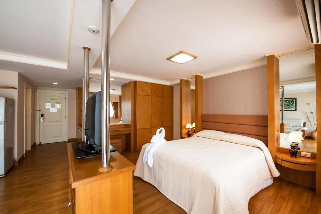 Deluxe Apartment
