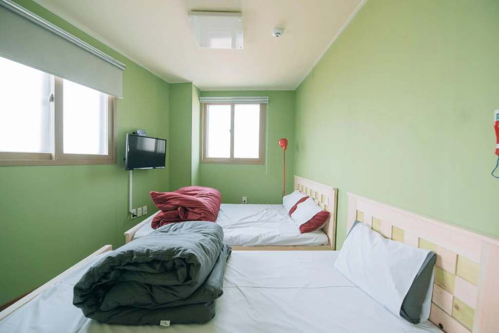 Standard Triple room