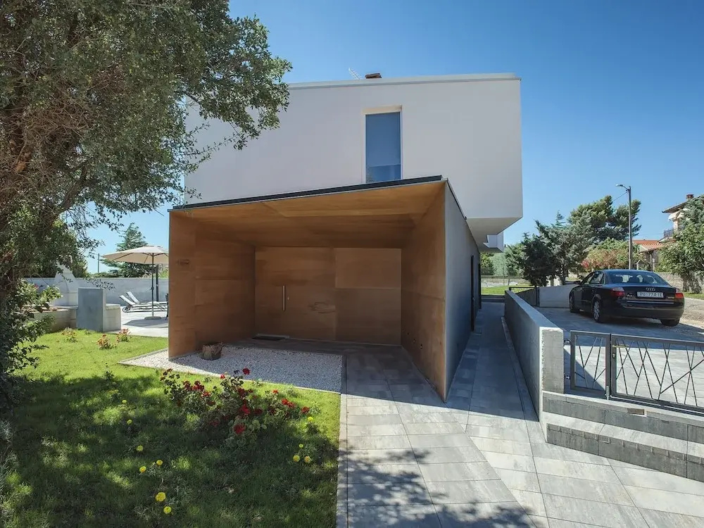 Villa in Liznjan With Pool Near the Beach