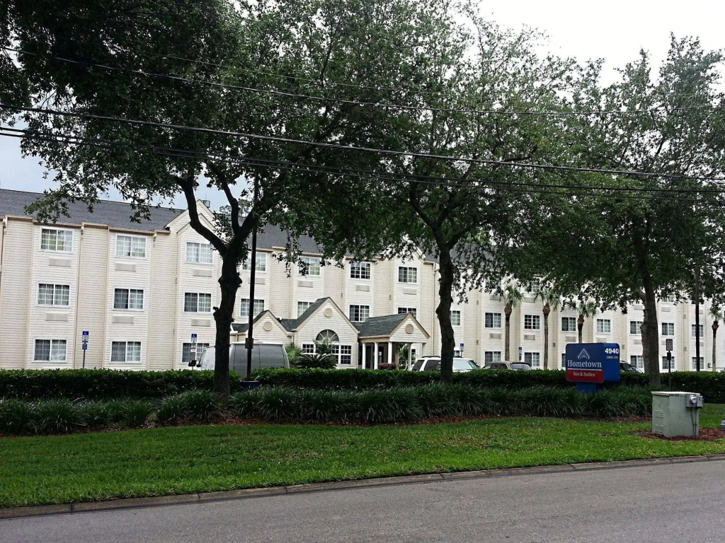 Hometown Inn & Suites Jacksonville - Butler Blvd./Southpoint