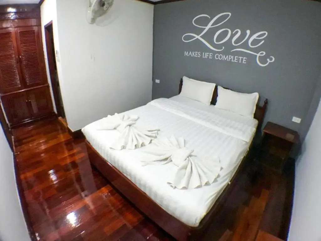 Economy room