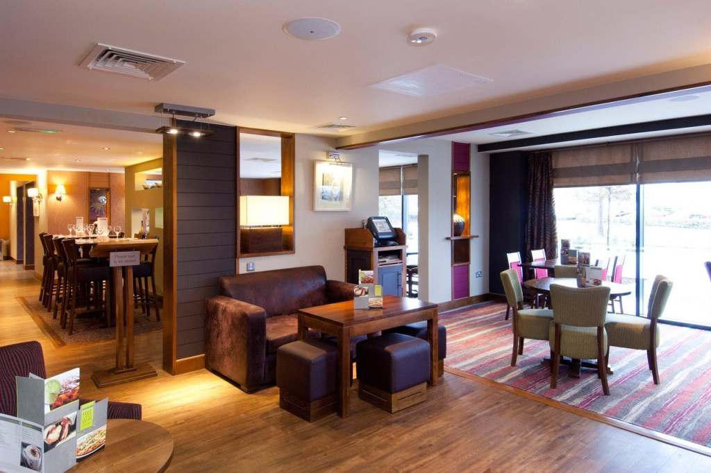 Lobby & Reception