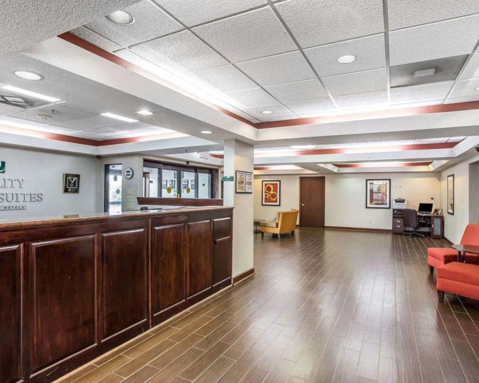 Lobby & Reception